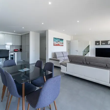 T2 Azure Coast Nazaré